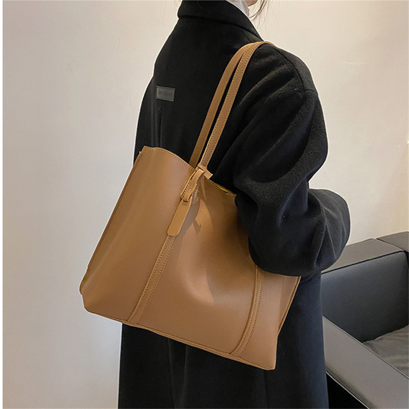 Classic Black Faux Leather Tot - огляд і ціна Leather Work Bag